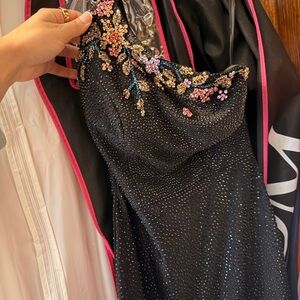 Elegant Black Prom Dress with Multicolor Beaded Embellishment